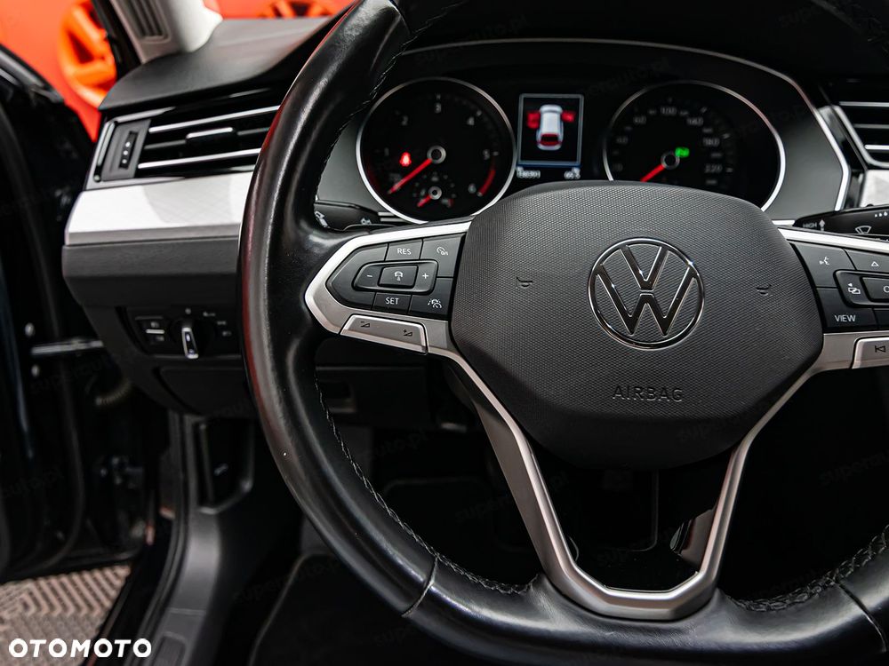 Volkswagen Passat - 14