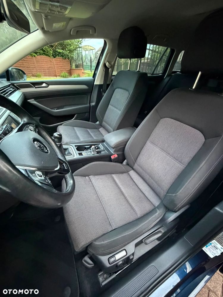 Volkswagen Passat - 7