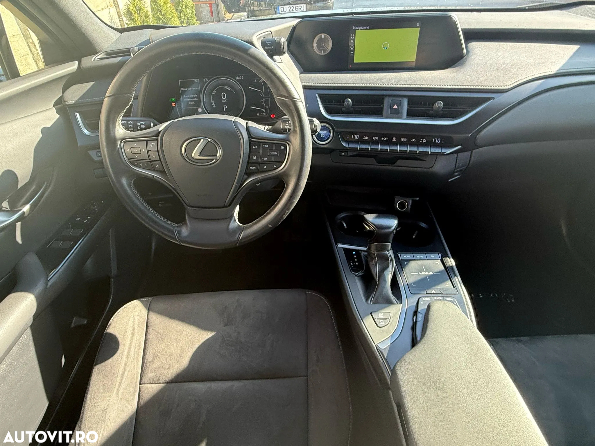 Lexus UX 250h 2.0L HEV 20H- (178 HP) 4X2 CVT Business - 17