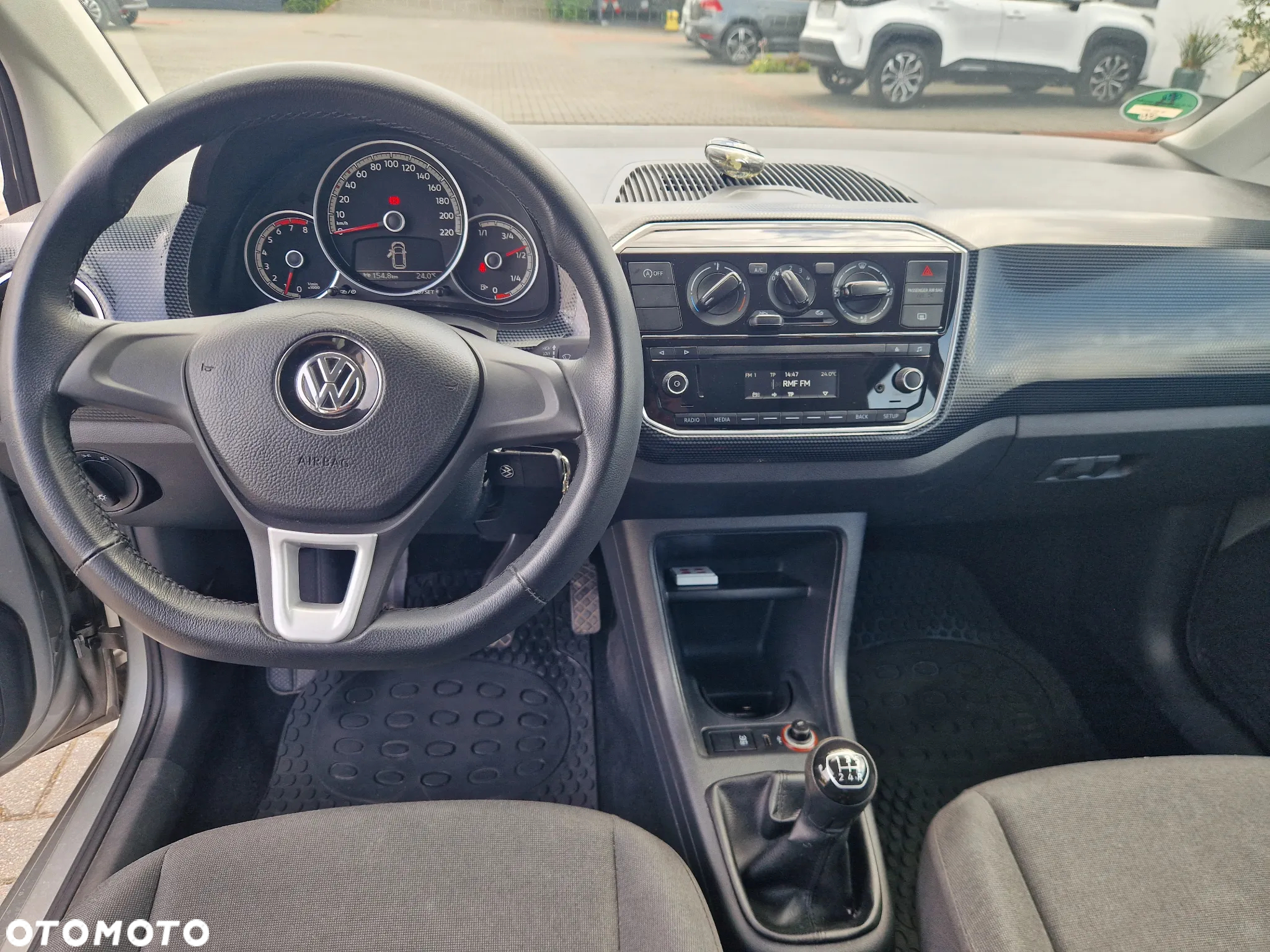 Volkswagen up! 1.0 high EU6 - 8
