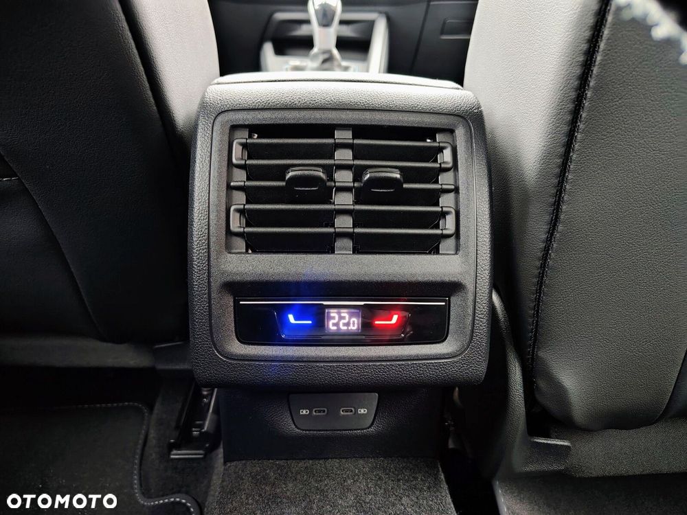 Volkswagen Golf Variant - 27