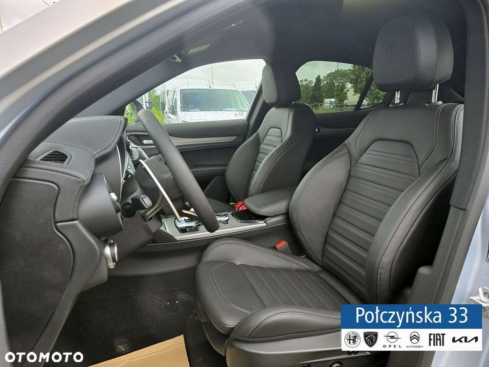 Alfa Romeo Stelvio - 14