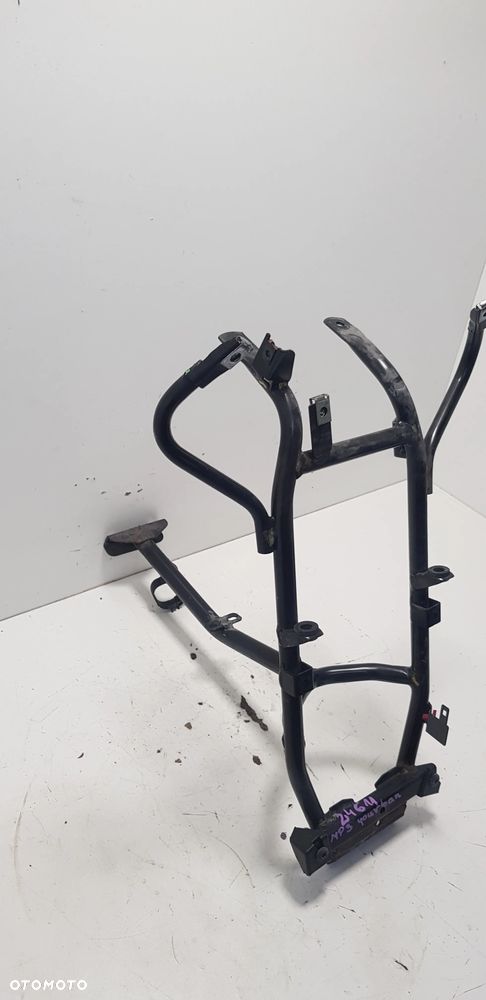 Piaggio MP3 300 Yourban Stelaż Czaszy Przód Mocowanie - 2