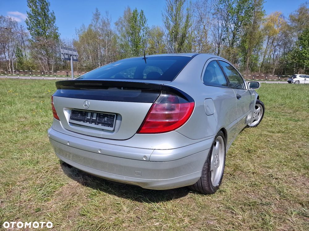Mercedes-Benz Klasa C 180 Kompressor Sportcoupe - 18