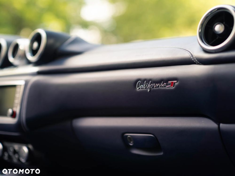 Ferrari California T - 15
