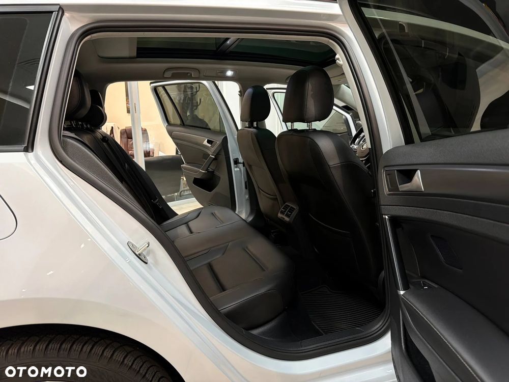 Volkswagen Golf 2.0 TSI OPF DSG R-Line - 34