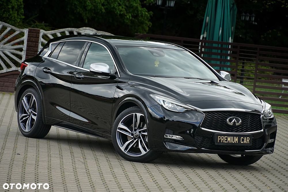Infiniti Q30 2.0t DCT AWD Sport City Black - 8