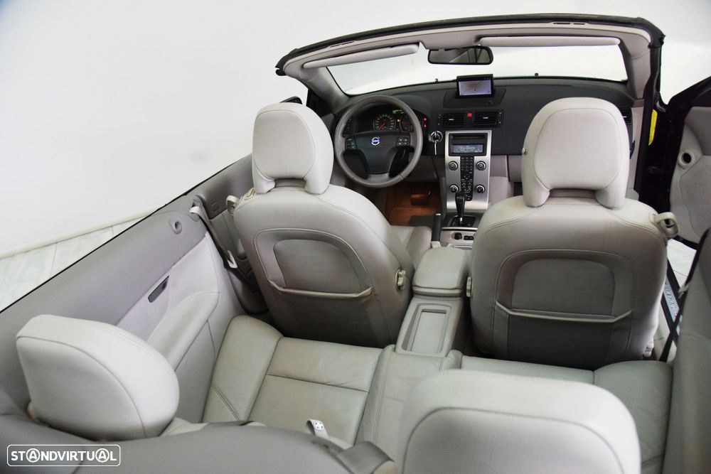 Volvo C70 2.4 D5 Momentum Geartronic - 24