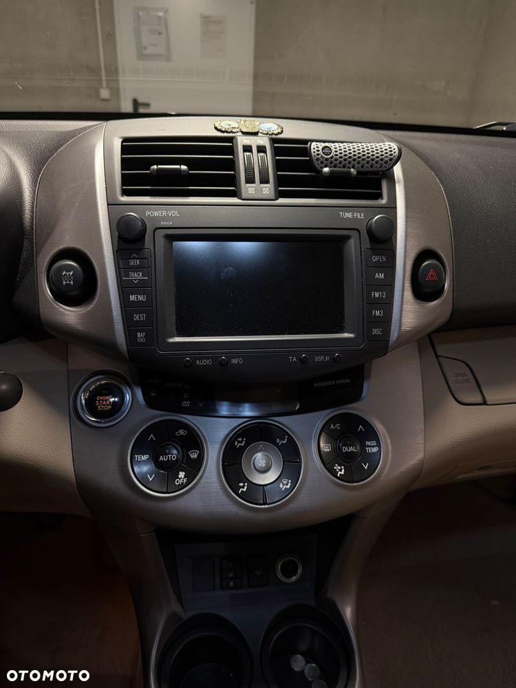 Toyota RAV4 2.2 D-4D Prestige - 8