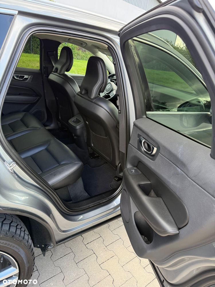 Volvo XC 60 T5 AWD Geartronic Momentum - 24