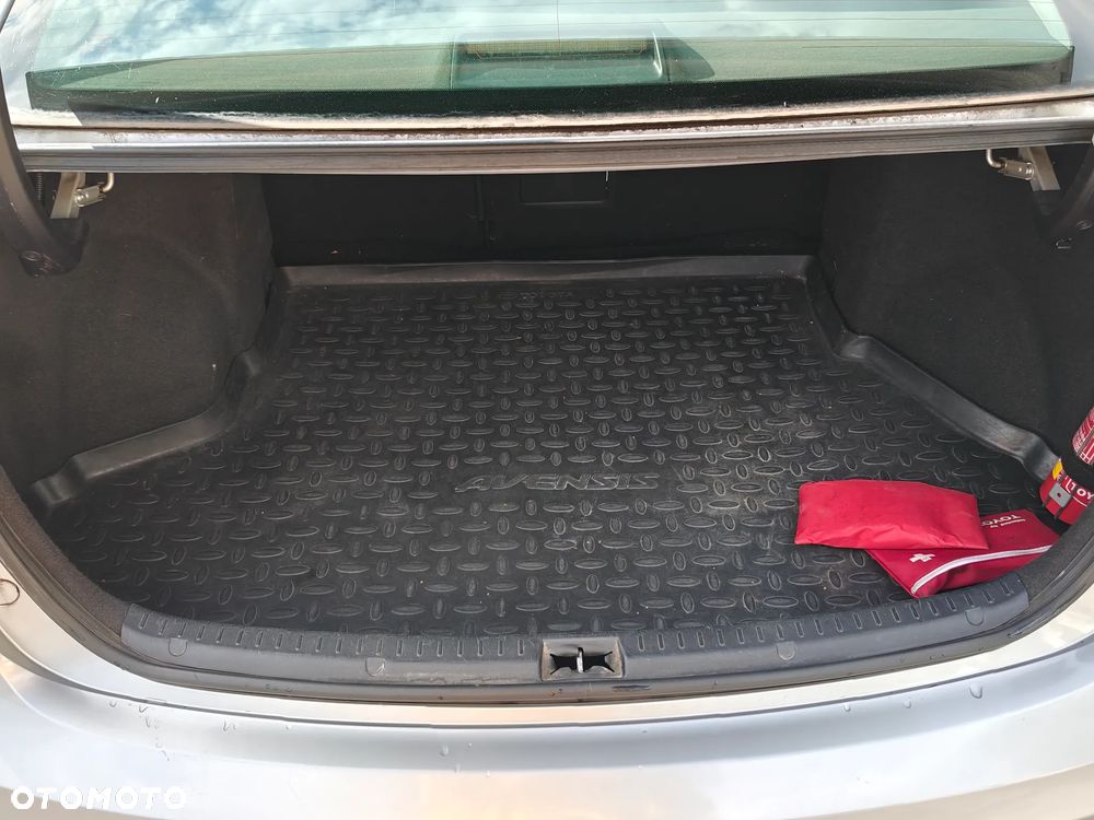 Toyota Avensis 2.0 D-4D Premium - 17
