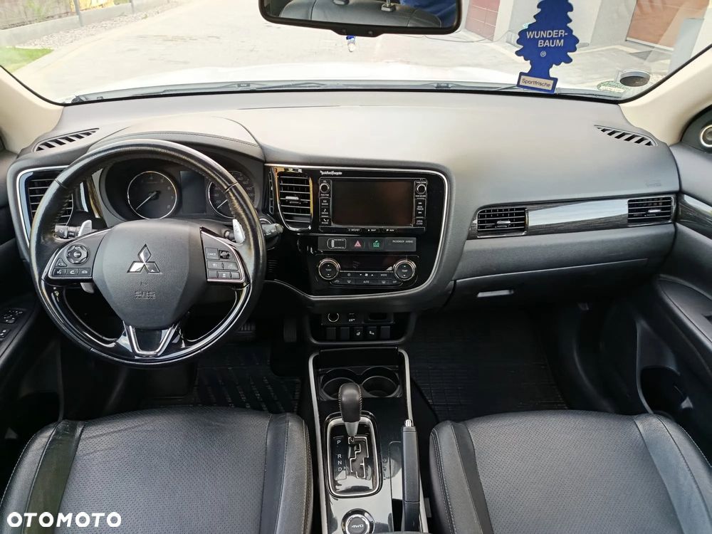Mitsubishi Outlander 2.0 4WD CVT Diamant Edition+ - 13