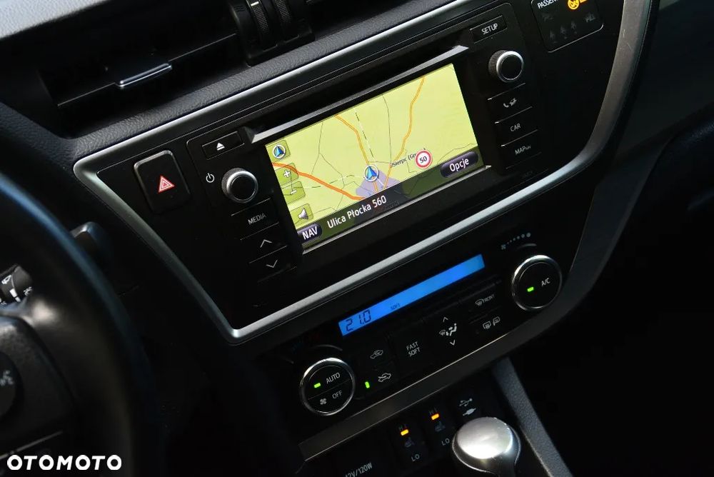 Toyota Auris 1.6 Premium Comfort MS - 10