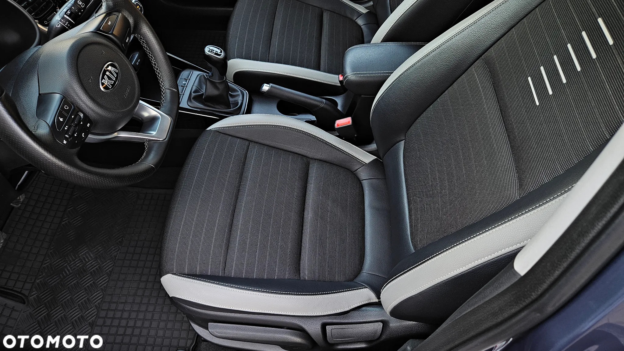 Kia Stonic - 21