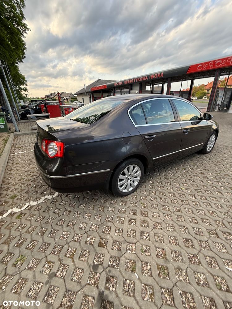 Volkswagen Passat 2.0 TDI DPF Trendline - 8