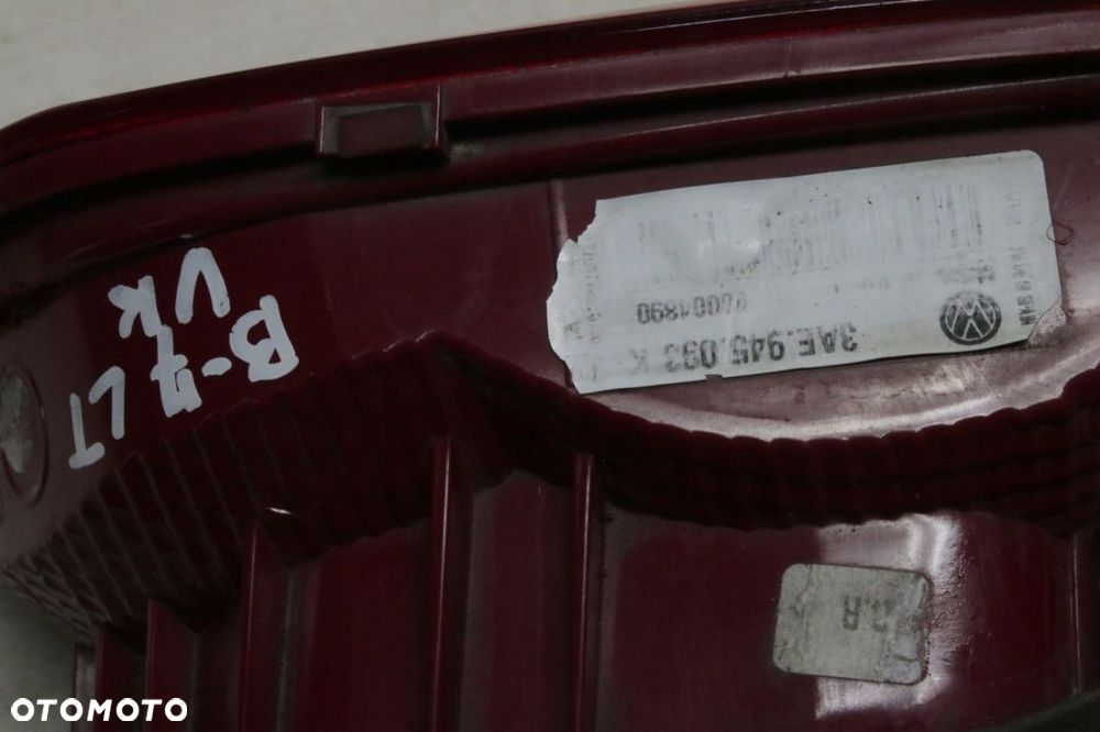 lampa klapy VW Passat B7 sedan - 11