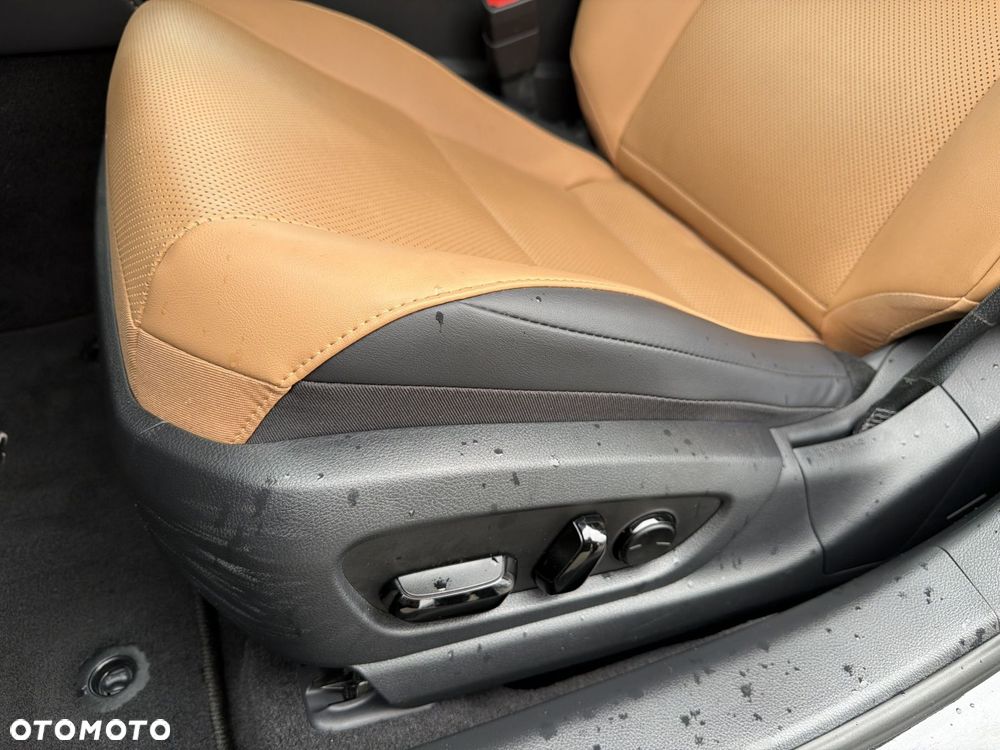 Lexus ES 300h Business Edition - 21