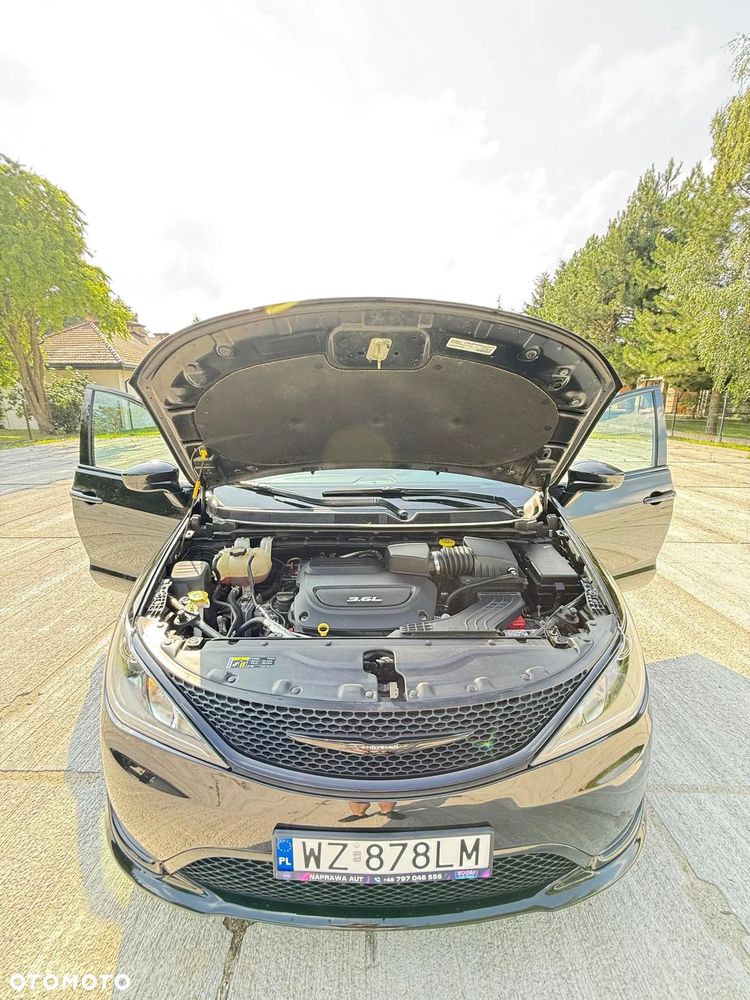 Chrysler Pacifica - 13