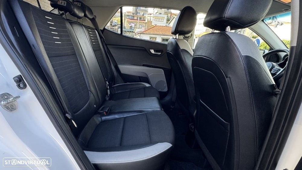 Kia Stonic 1.0 T-GDI Tech - 15