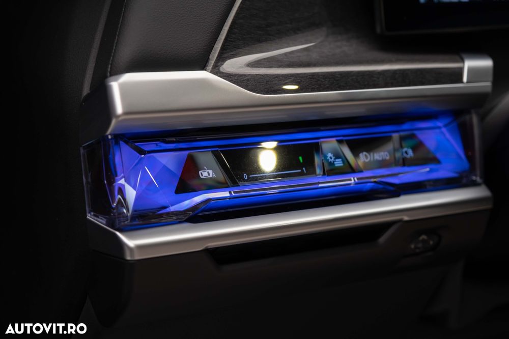 BMW M7 M760e xDrive AT PHEV - 33