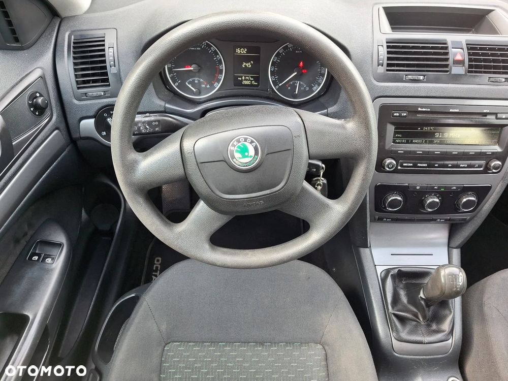 Skoda Octavia 1.6 TDI DPF Ambiente - 30