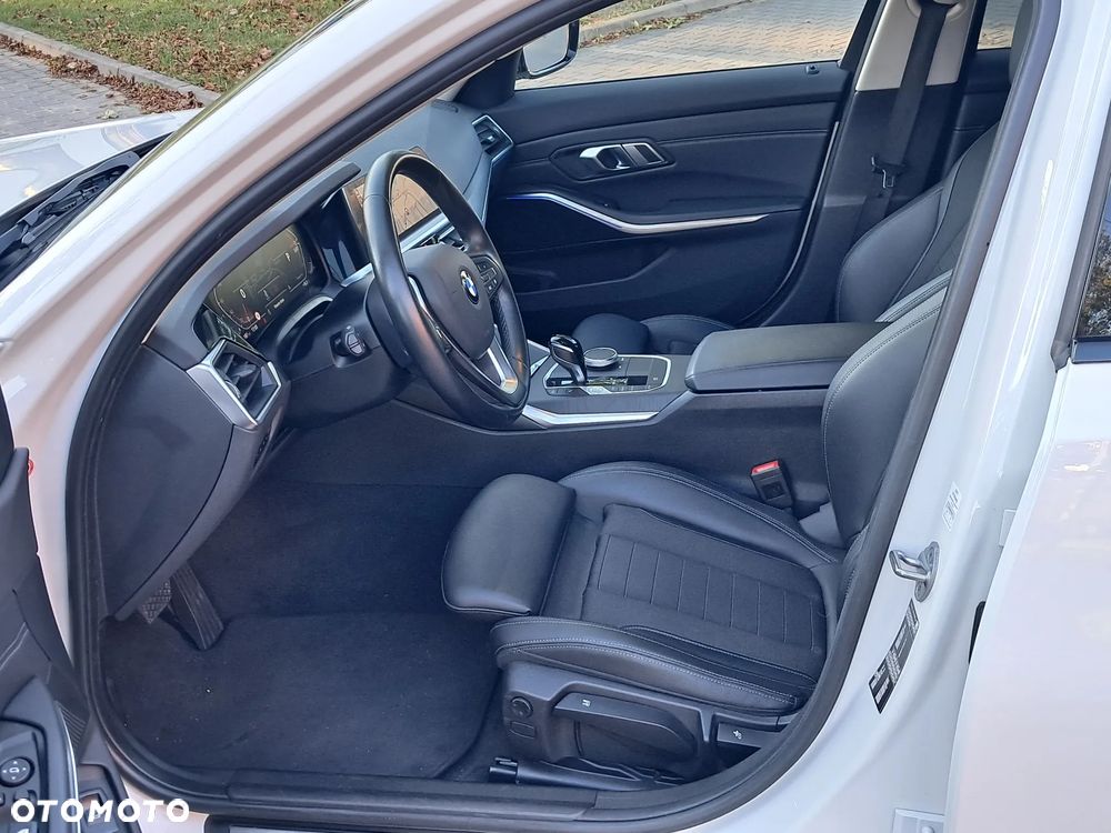 BMW Seria 3 320d Advantage sport - 14