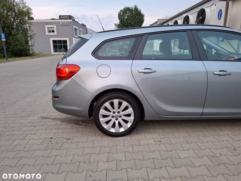 Opel Astra 1.6 Enjoy - 12