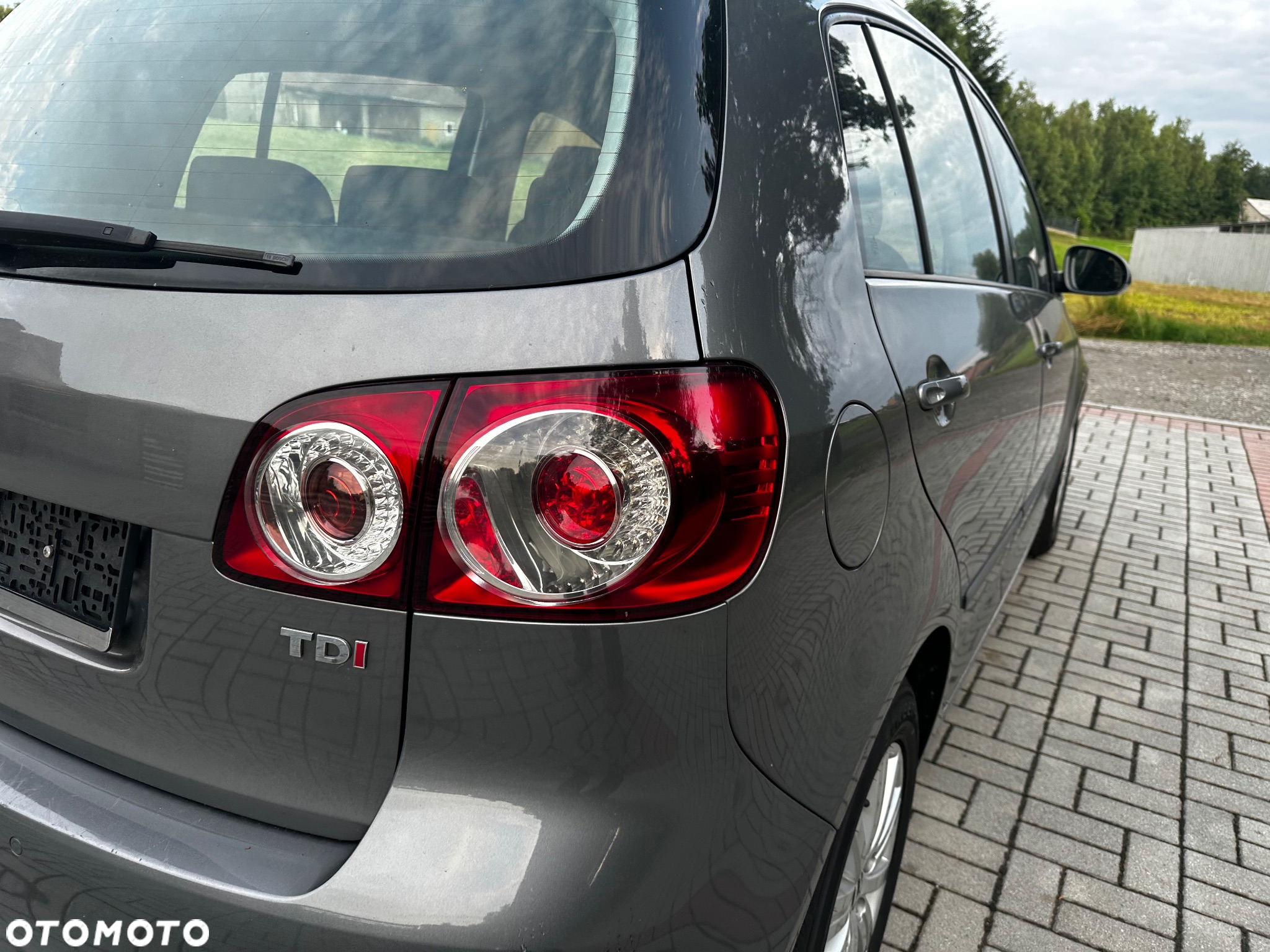 Volkswagen Golf Plus 1.6 TDI BlueMot Comfortline - 8
