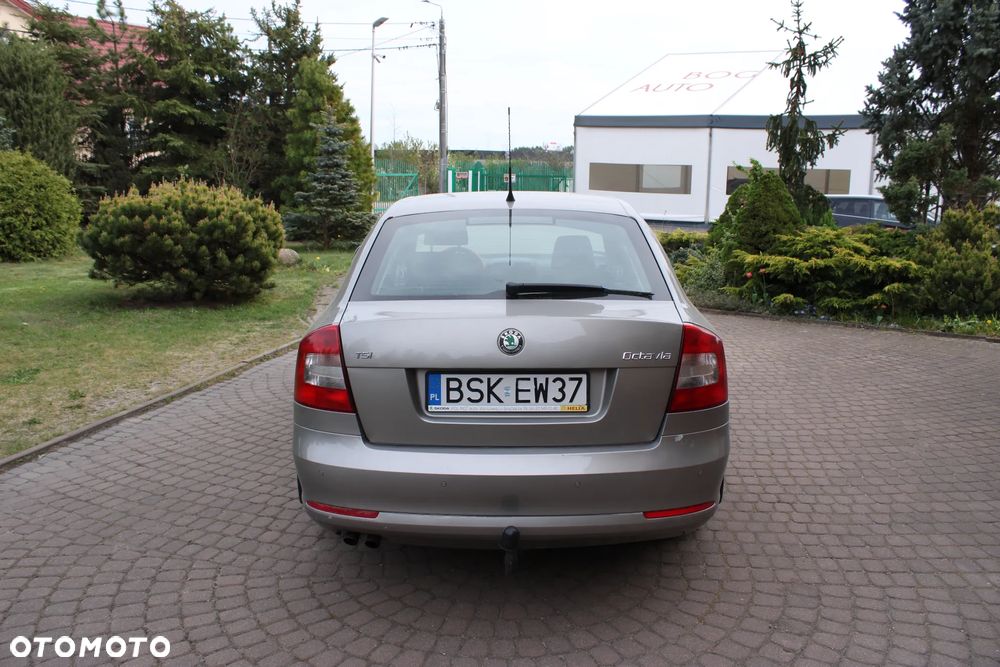 Skoda Octavia 1.8 TSI Ambiente - 6
