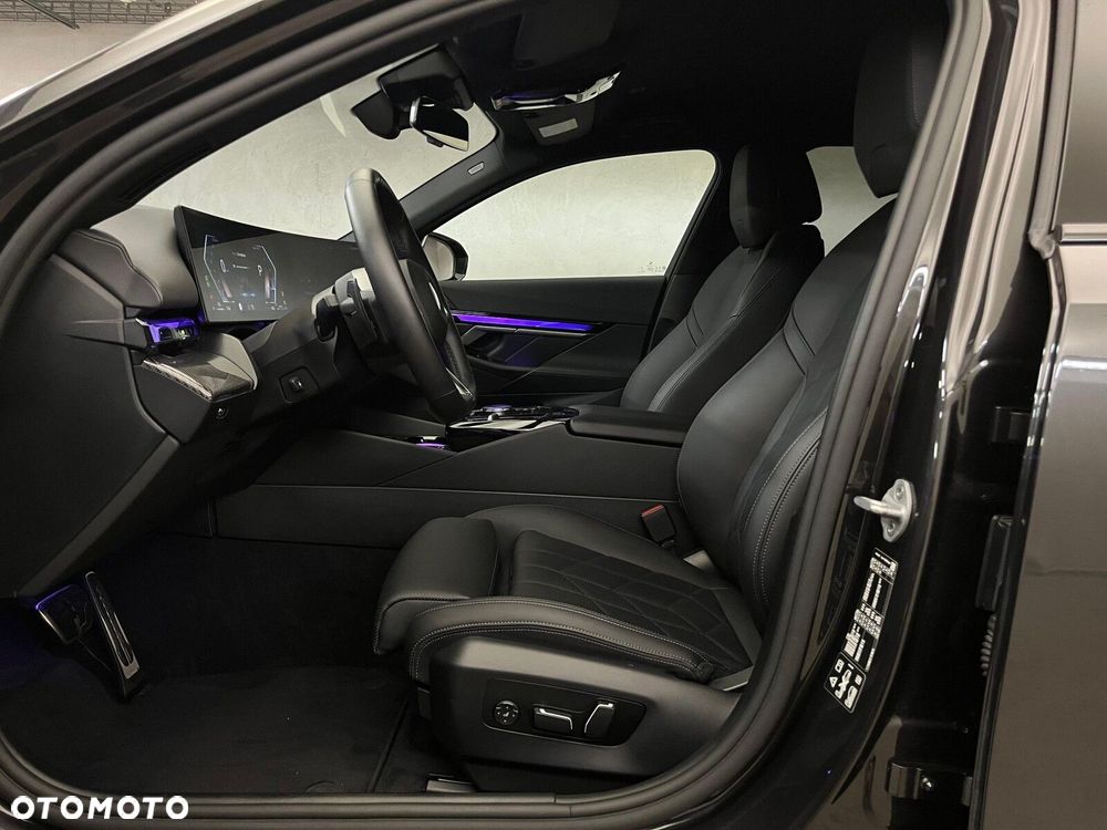 BMW Seria 5 520d xDrive mHEV M Sport - 17