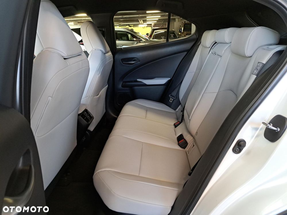 Lexus UX - 11