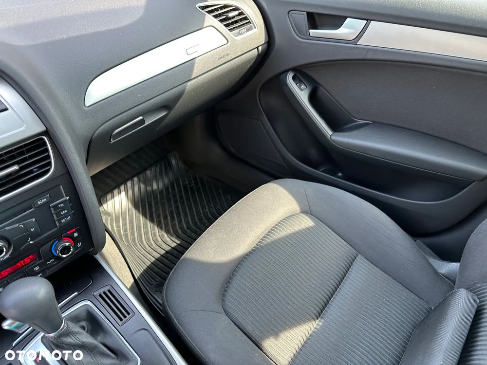 Audi A4 Limousine - 15