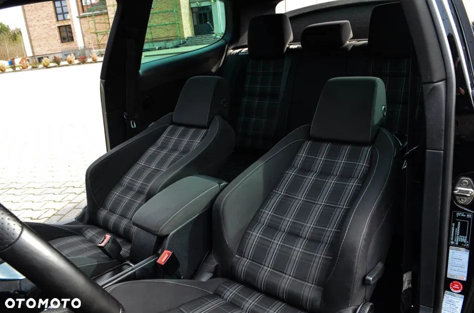Volkswagen Golf VI 2.0 TDI GTD DSG - 33
