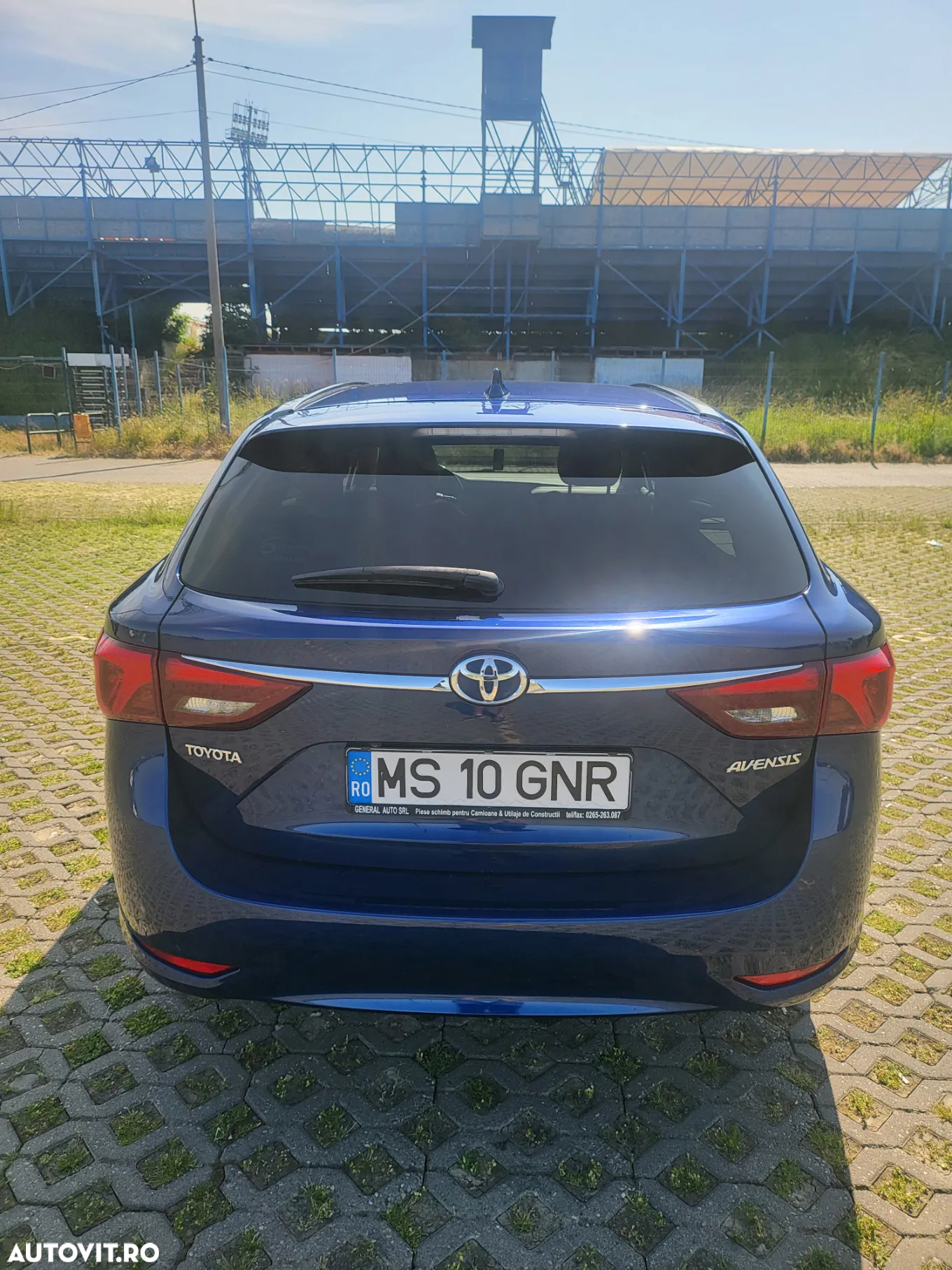 Toyota Avensis 2.0 D-4D Elegance - 4