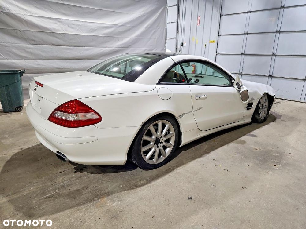 Mercedes-Benz SL - 25