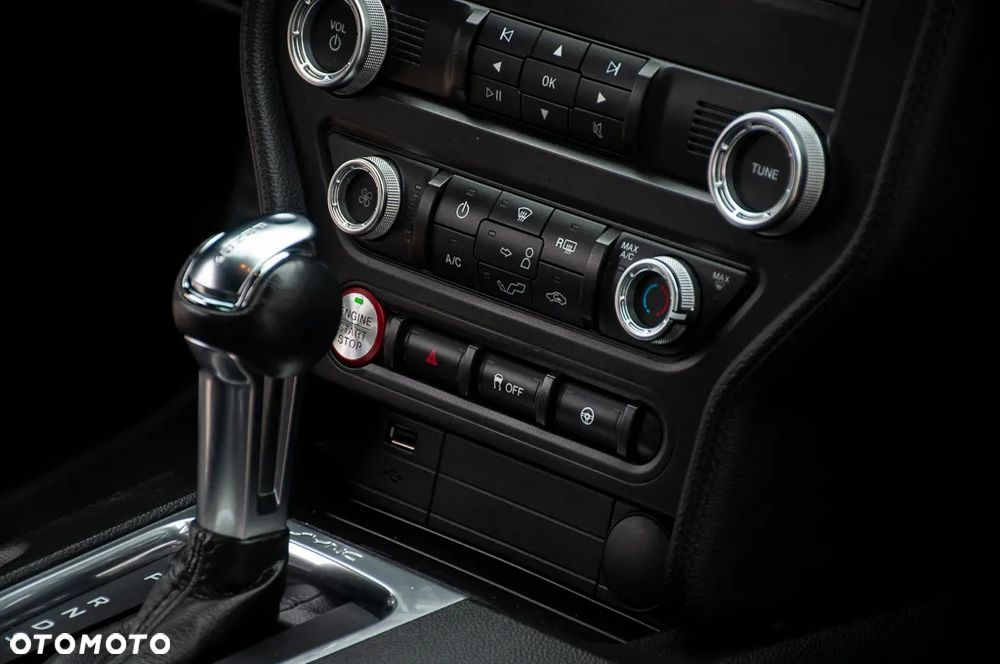 Ford Mustang - 22