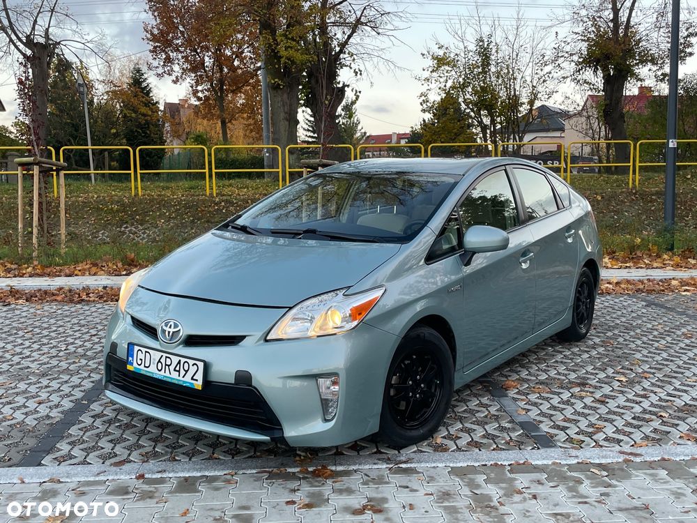 Toyota Prius (Hybrid) Executive - 4