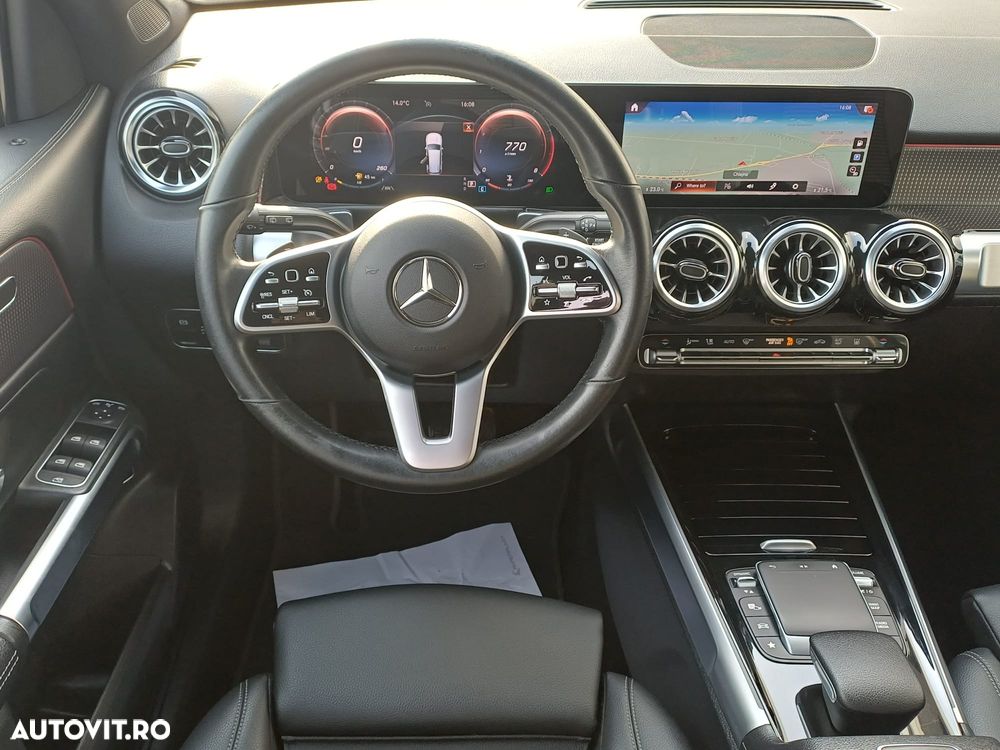 Mercedes-Benz GLB - 12