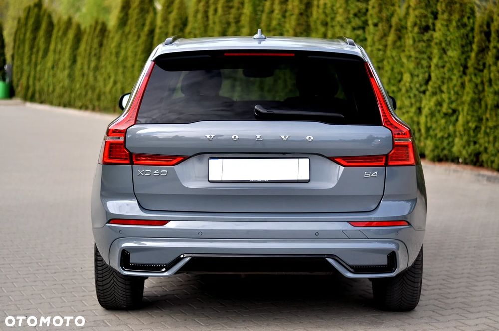 Volvo XC 60 B4 D Plus Dark - 12