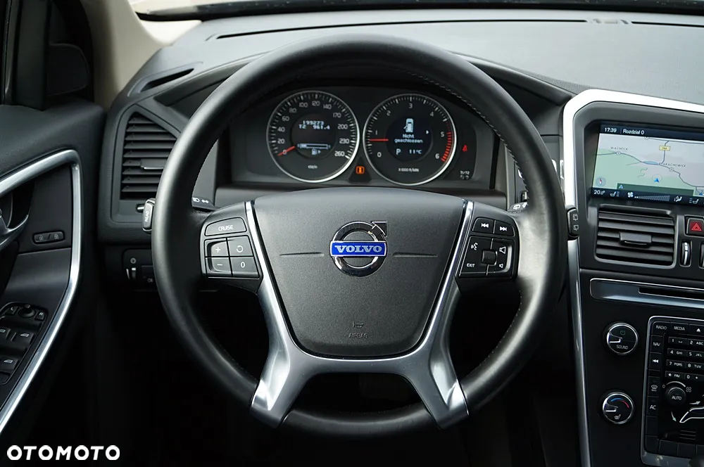 Volvo XC 60 D4 Geartronic Momentum - 22