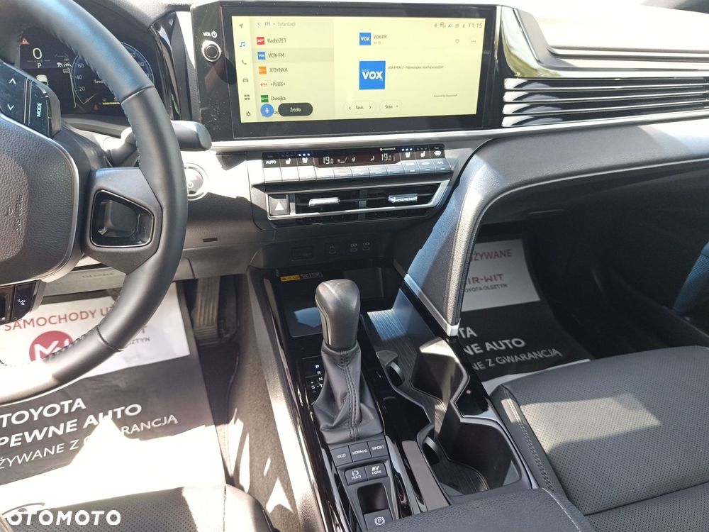 Toyota Camry - 19