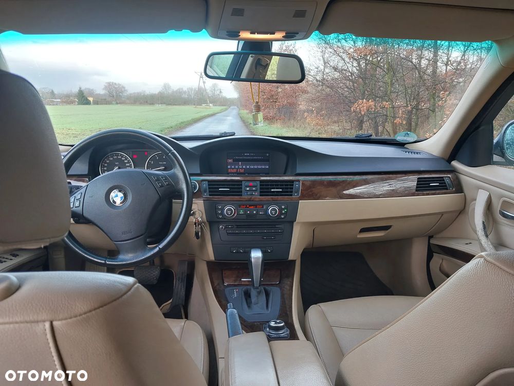 BMW Seria 3 320i - 13