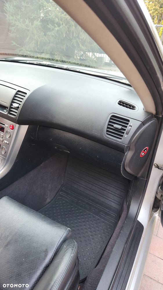 Subaru Legacy - 15