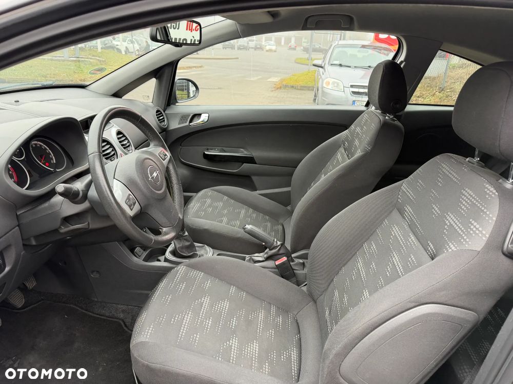 Opel Corsa 1.4 16V Cosmo - 30