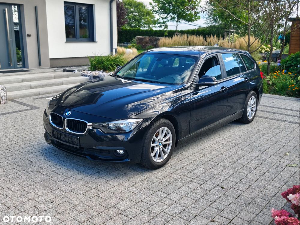BMW Seria 3 318i Advantage
