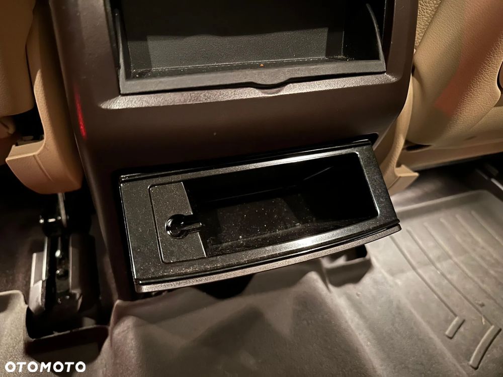 Mercedes-Benz GLS - 36
