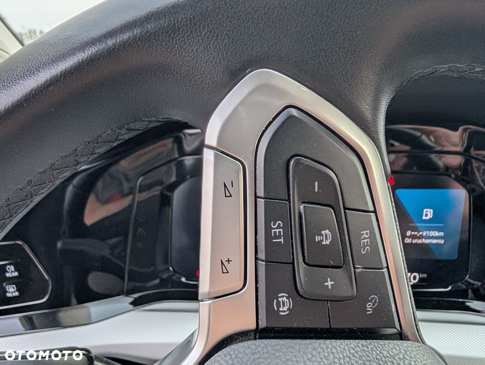 Volkswagen Golf 2.0 TDI Life - 16