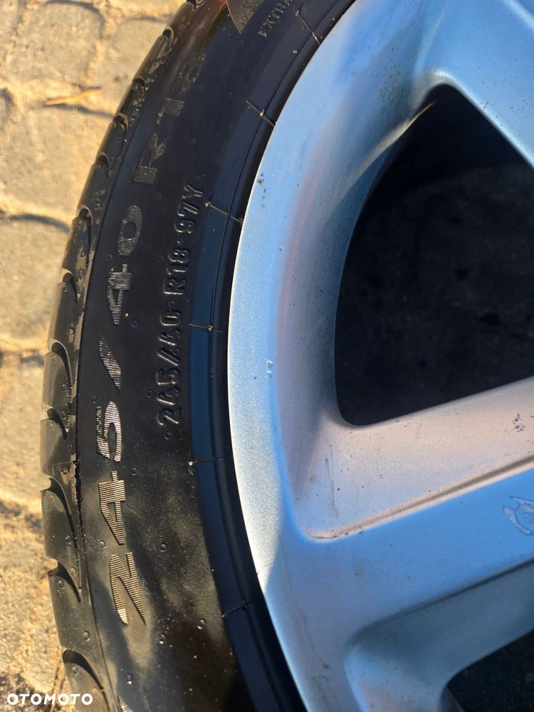 OPONY PIRELLI POWERGY 245 40 18 LATO - 3
