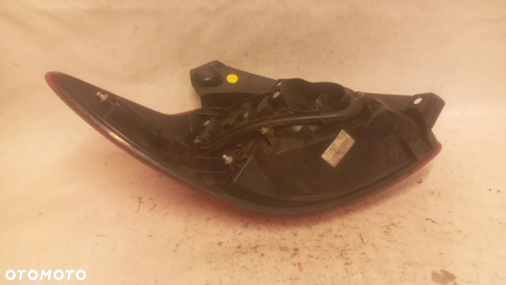 * LAMPA TYLNA PRAWA TYŁ PRAWO FORD KA MK2 - 4
