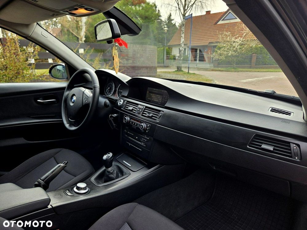BMW Seria 3 318d - 6
